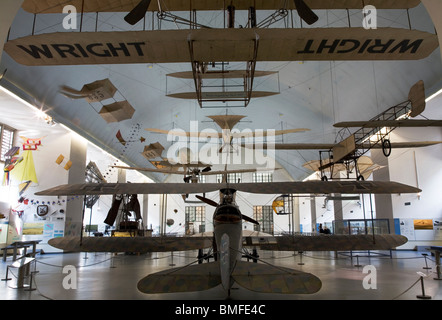 Early flying machines with the Wright brothers first 1902 Kitty Hawk biplane flyer, Deutsches Museum, Munich, Germany Stock Photo