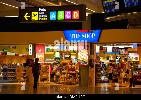 palma airport duty free tobacco prices 2024 october Duty free shop palma airport hi-res stock photography and images