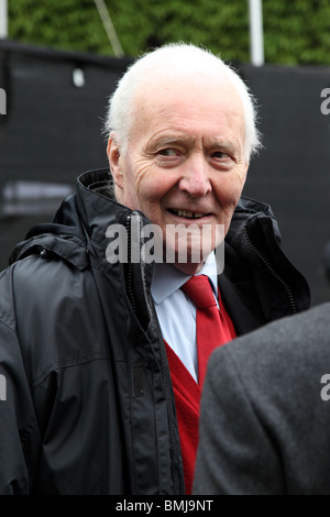 Ex Labour MP Tony Benn giving TV interview on College Green, Westminster, London. Stock Photo