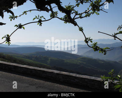 Vista desde el monte O Cebreiro. Galicia. España. CAMINO DE SANTIAGO. View from O Cebreiro mountain. Galicia. Spain. WAY OF ST Stock Photo