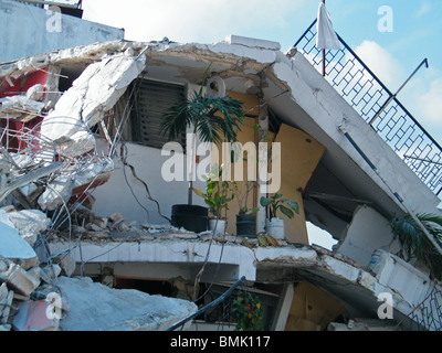 A damaged building in central Port au Prince after the Haiti earthquake Stock Photo