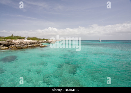 Beautiful blue green sea water in Aruba, Caribbean. Stock Photo