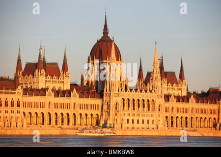 Budapest, Hungary, parliament, Duna, Danube, sun, sunset Stock Photo