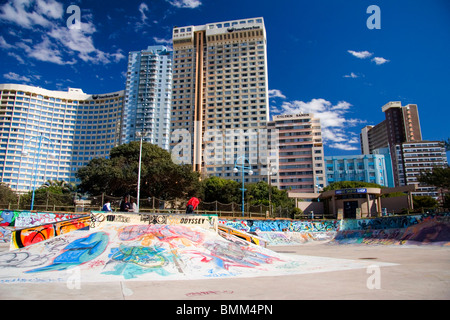 Durban, South Africa. Skaters and life along the Durban beach boardwalk Stock Photo