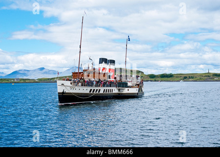 Seagoing paddle steamer Waverley arriving in Oban Bay heading for the North Pier in Oban harbour Scotland to take on passengers Stock Photo