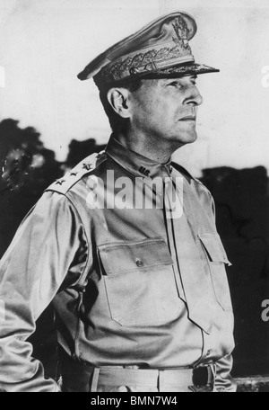 DOUGLAS MacARTHUR (1880-1964) US soldier about 1943 Stock Photo