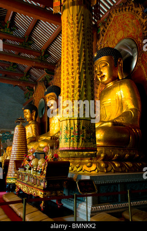 China Guangzhou Dafo Buddhist Temple 3 Statue Interior