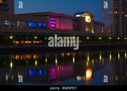 Manchester, Salford Lowry Outlet Mall Stock Photo