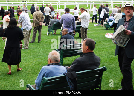 Crowd at Ascot watching race (Moss Bros Day 2010) Stock Photo