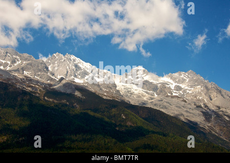 Summit Yulong Xueshan (Jade Dragon) Mountain near Lijiang Yunnan China Stock Photo