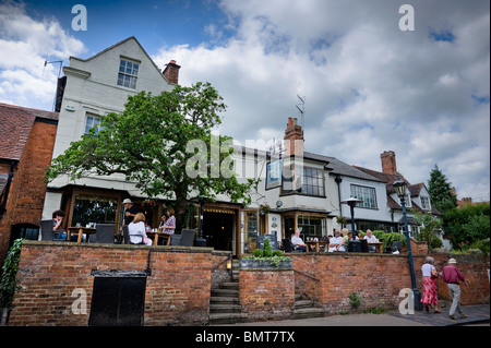 The Dirty Duck pub, Stratford-upon-Avon, UK Stock Photo - Alamy