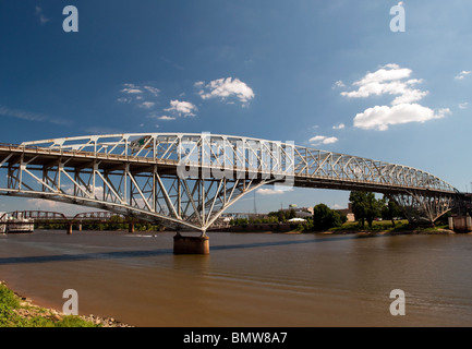 Texas Street Bridge over the Red River as seen from the Louisiana Boardwalk in Bossier City Stock Photo