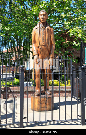 Life size wooden statue of William Bradley dubbed the Yorkshire Giant, tallest Englishman ever, Market Weighton, East Riding of Yorkshire, England, UK Stock Photo