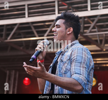 Popular new British Bhangra singer, Jaz Dhami, at the Glasgow Mela 2010 held in Kelvingrove Park. Stock Photo