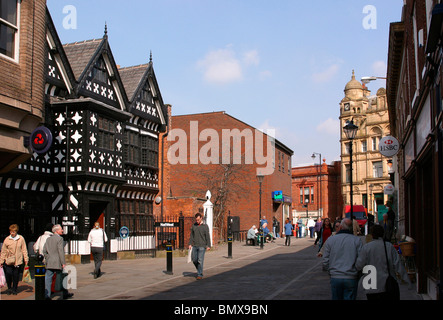 England, Cheshire, Stockport, Great Underbank , NatWest Bank in 16th Century half timbered hall Stock Photo