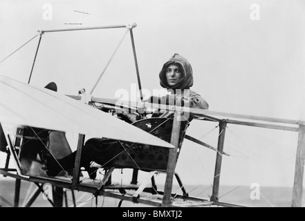 Photo c1911 of pioneering female American aviator Harriet Quimby (1875 - 1912) - first woman to fly across the English Channel. Stock Photo