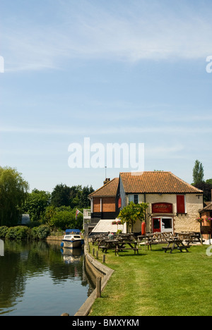 The Granary Restaurant on the riverside of the Norfolk Broads, Coltishall, Norfolk, England. Stock Photo