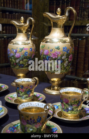 Vienna Porcelain tea service in gold Stock Photo
