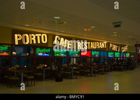 Porto cafe and restaurant Schengen departures terminal 2 Ryzune airport Prague Czech Republic Europe Stock Photo