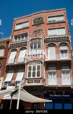 Casa modernista en la calle Puertas de Murcia. CARTAGENA CIUDAD region Murcia ESPAÑA Modernist house in Puertas de Murcia Street Stock Photo