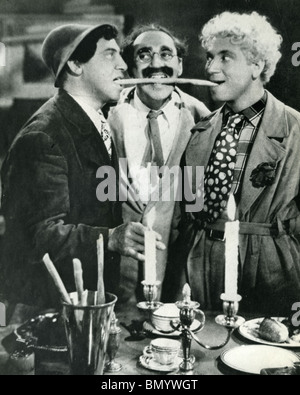 A NIGHT IN CASABLANCA 1946 Loew fimm with the Marx Brothers from l: Chico, Groucho and Harpo Stock Photo