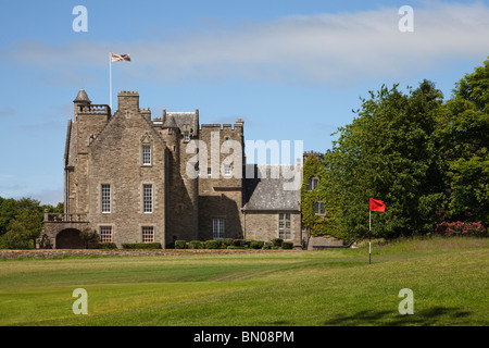 Rowallan Castle, Golf Club near Kilmaurs, Ayrshire, Scotland. View of 19th green. Course designed by Colin Montgomery. Stock Photo