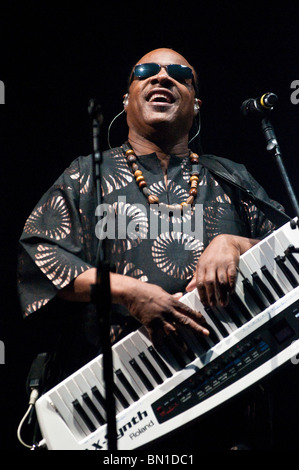 Stevie Wonder performing at the Glastonbury festival 2010 Stock Photo ...