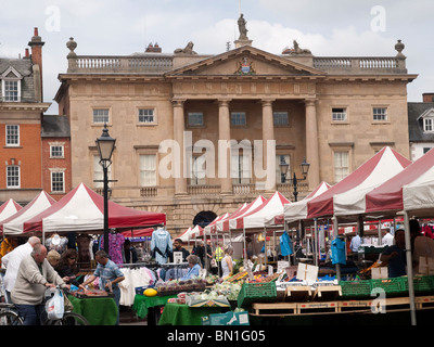 The Market Square and Buttermarket in Newark on Trent, Nottinghamshire England UK Stock Photo