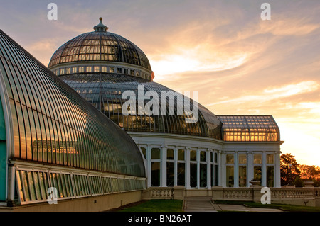 Marjorie McNeely Conservatory at Como Park in St. Paul, Minnesota was first opened in 1915. Stock Photo