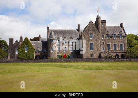 Rowallan Castle, Golf Club near Kilmaurs, Ayrshire, Scotland. View of 18th green. Stock Photo