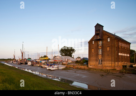 Boatyard and Oyster Bay House, Faversham Creek, Faversham, Kent, England Stock Photo