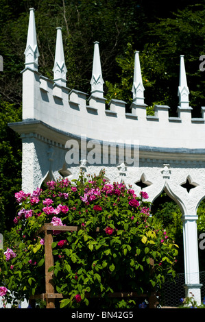 Rosa mundi rose, Rosa gallica ‘Versicolor’, and the exedra at Painswick Rococo Garden in The Cotswolds Stock Photo