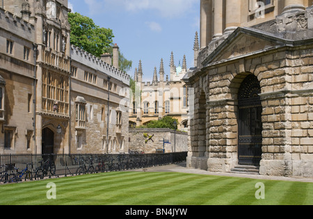 Radcliffe Camera and Radcliffe Square, Oxford, UK Stock Photo
