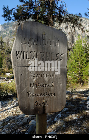 Sawtooth Wilderness sign, Sawtooth mountains, Idaho Stock Photo - Alamy