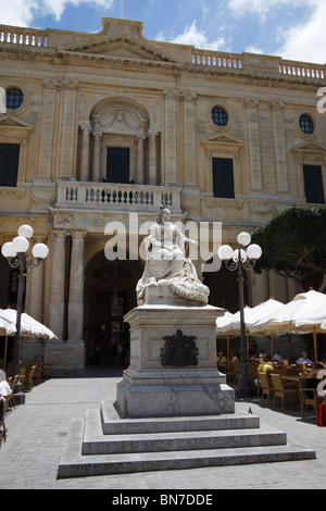 Queen Victoria statue at the National Library, Valletta, Malta Stock Photo