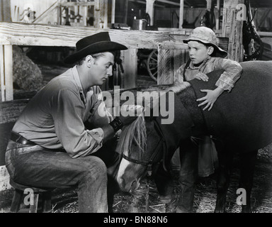 THE RED PONY (1949) ROBERT MITCHUM, PETER MILES LEWIS MILESTONE (DIR) Stock Photo