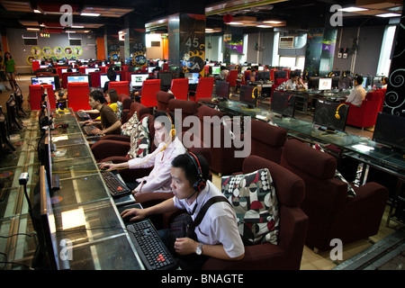 Internet cafe in Guilin, Guangxi Province, China Stock Photo