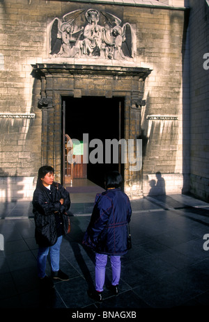 Belgians, Belgian people, entrance, Saint Nicholas Church, city of Brussels, Brussels, Brussels Capital Region, Belgium, Europe Stock Photo