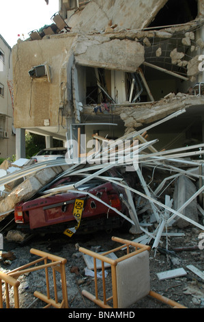 View of a destroyed residential building after it sustained a direct hit from a Hezbollah Grad rocket in Bat Galim neighborhood the city of Haifa during the Israel - Hezbollah war Stock Photo