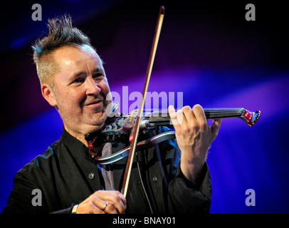 Violin virtuoso Nigel Kennedy headlining the Gala Night at the Llangollen International Musical Eisteddfod Stock Photo