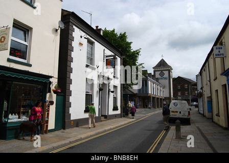 Tavistock Inn and Somerfield Brook Street, Tavistock, Devon no 2943 Stock Photo