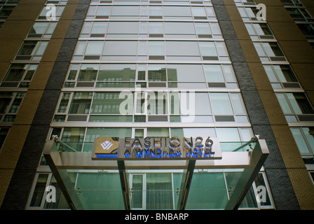 The Wyndham Fashion 26 Hotel in the New York neighborhood of Chelsea on Saturday, July 10, 2010. (© Richard B. Levine) Stock Photo