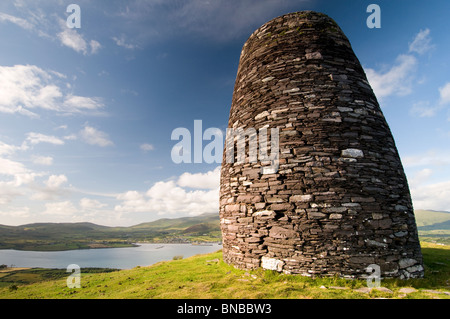 Eask tower overlooking Dingle bay, Dingle Peninsula, County Kerry, Ireland Stock Photo