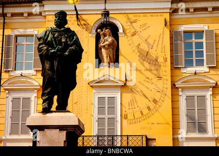 Statue of Giuseppe Garibaldi in Piazza Garibaldi, Parma, Emilia-Romagna Italy Stock Photo