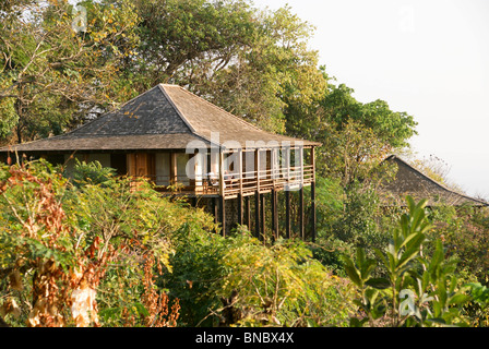 Myanmar, Pakokku, thatch Houses on the banks of the Chindwin river Stock Photo