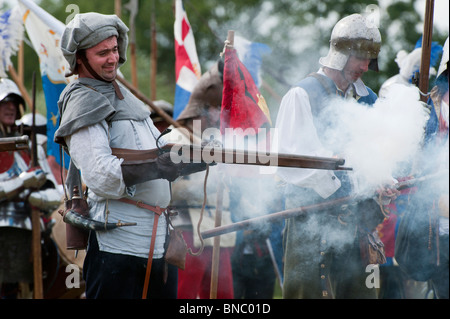 Medieval gunner  on the battlefield at the Tewkesbury medieval festival 2010. Tewkesbury, Gloucestershire, England Stock Photo