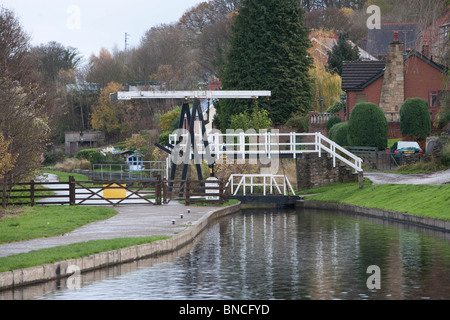 A wooden lift bridge on the Llangollen canal close to the Pontcysyllte bridge Stock Photo