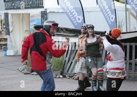 Ski party hi-res stock photography and images - Alamy