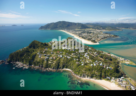 Paku Hill, Pauanui and Tairua Harbour, Coromandel Peninsula, North Island, New Zealand - aerial Stock Photo