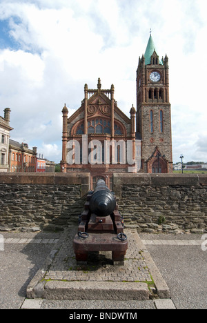 Canons on Derry's Walls, Londonderry Stock Photo